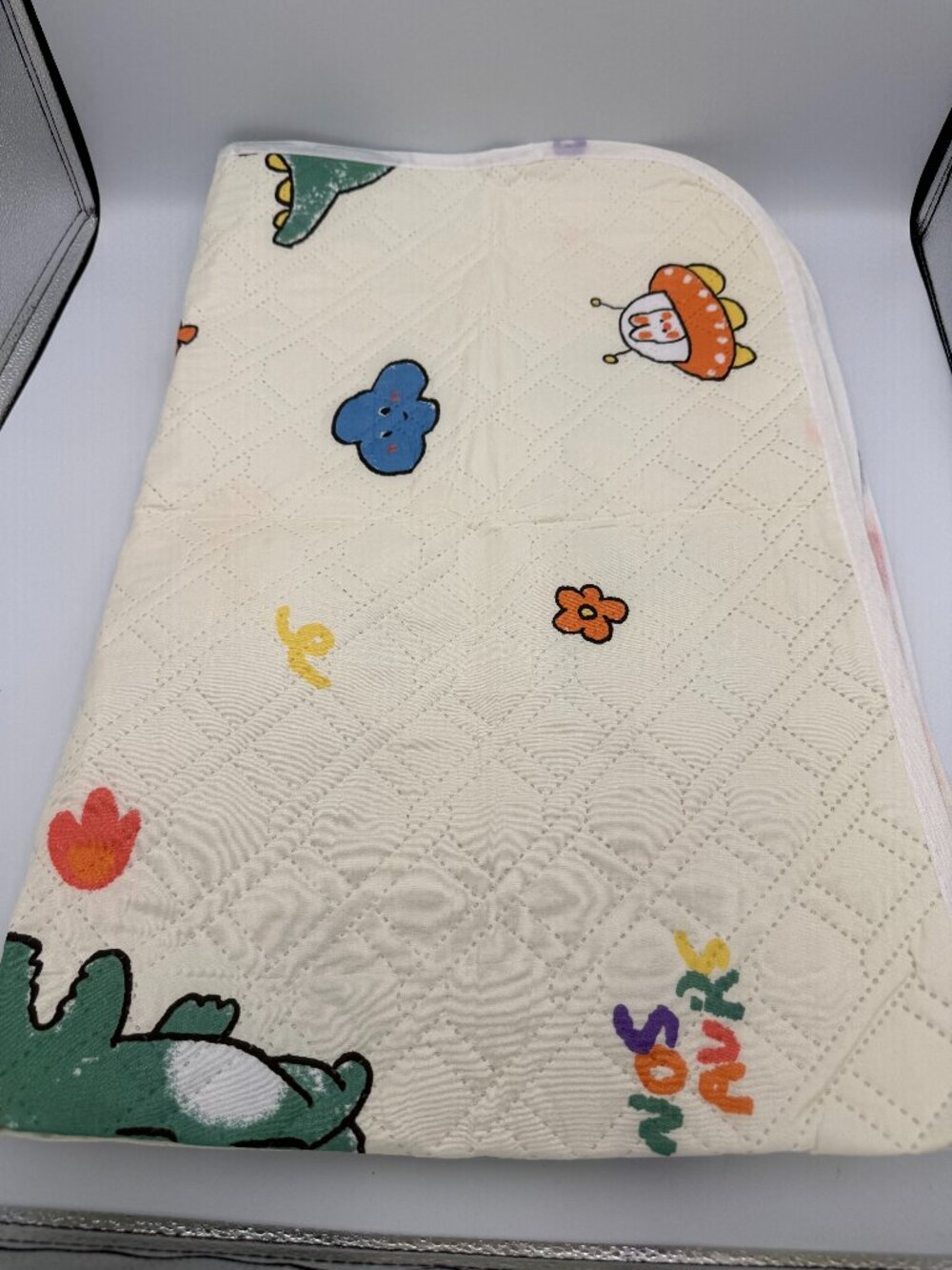 UpAiry Dinosaur Pattern Waterproof Bed Mat 31.5"x47.2"